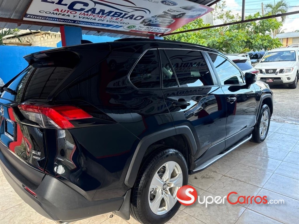 2020 Toyota RAV4 XLE — foto 12 / 12