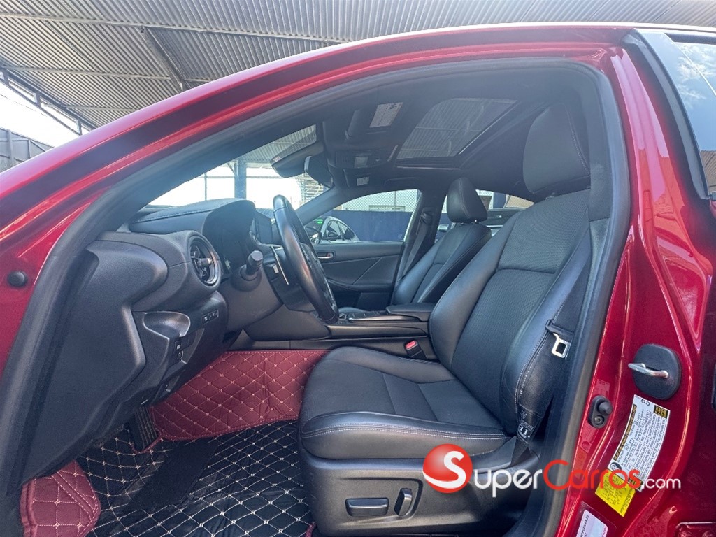 2024 Lexus IS 350 F Sport — foto 8 / 11