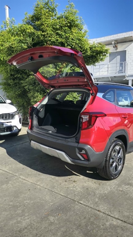 2027 Kia Seltos Luxury — foto 4 / 8