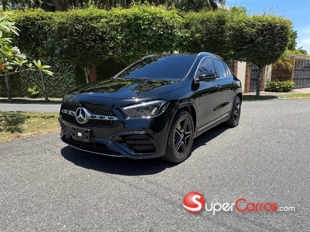 2025 Mercedes-Benz Clase GLA 200 AMG LINE — foto 3 / 9