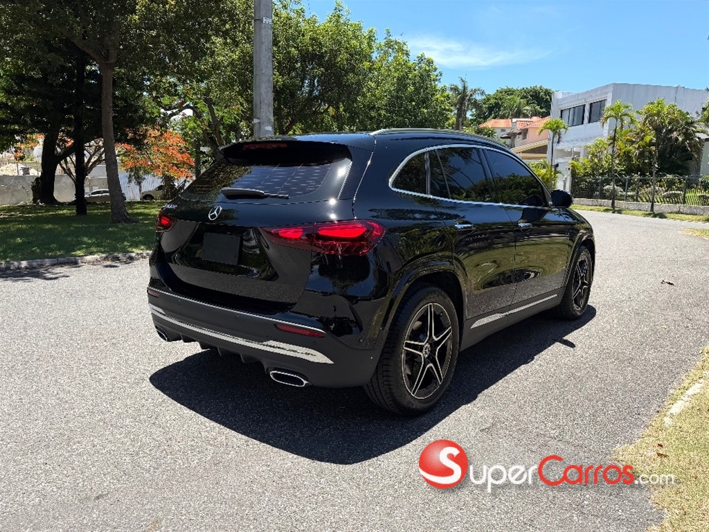 2025 Mercedes-Benz Clase GLA 200 AMG LINE — foto 4 / 9