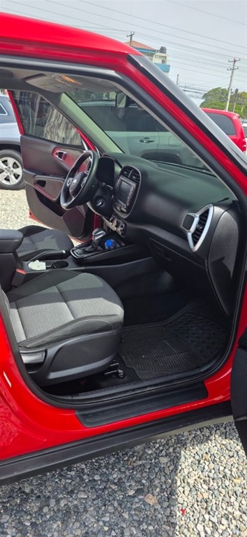 2020 Kia Soul — foto 8 / 12