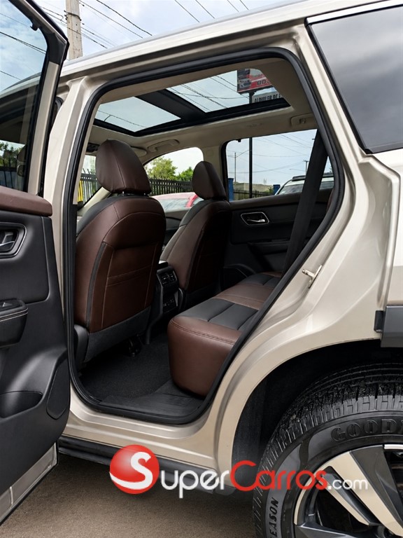 2021 Nissan Rogue SL — foto 2 / 11