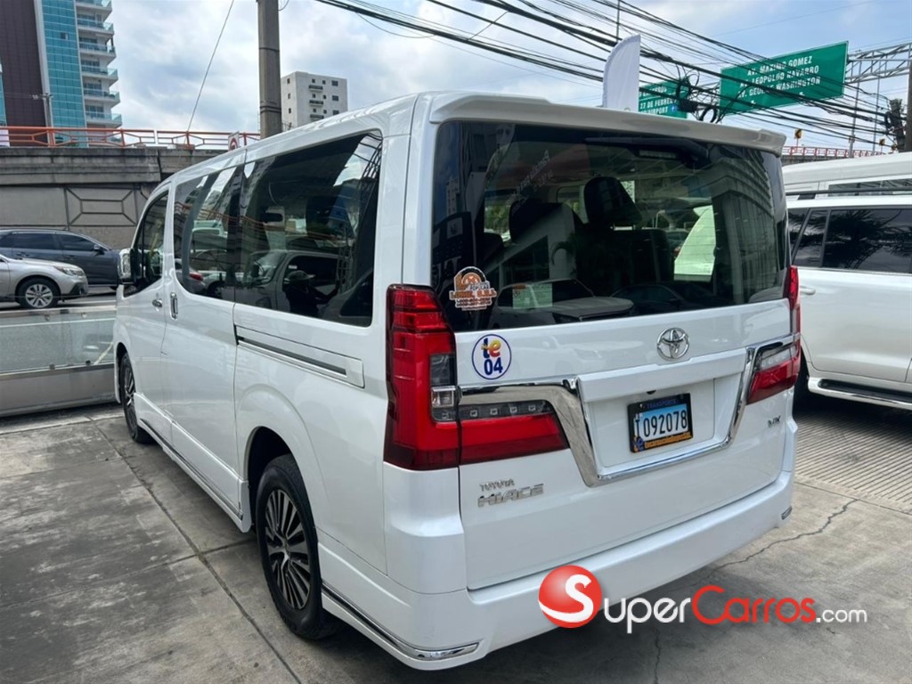 2020 Toyota Hiace GL — foto 2 / 7