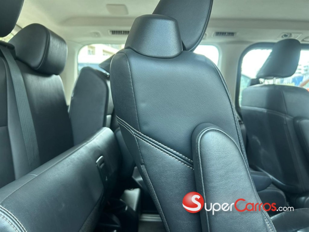 2020 Toyota Hiace GL — foto 4 / 7