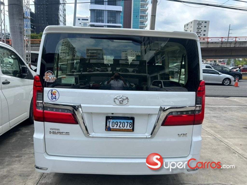 2020 Toyota Hiace GL — foto 6 / 7