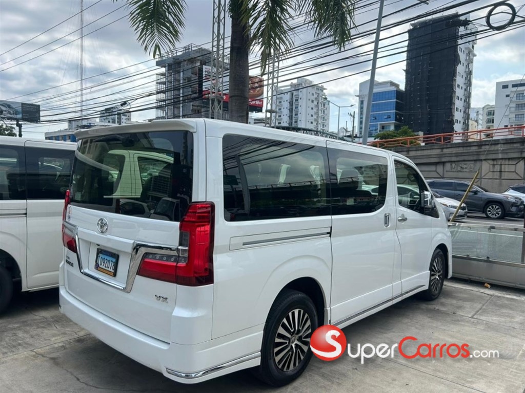 2020 Toyota Hiace GL — foto 7 / 7