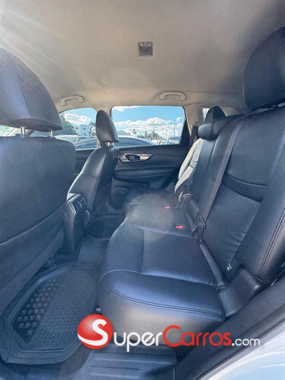 2020 Nissan Rogue S — foto 9 / 10