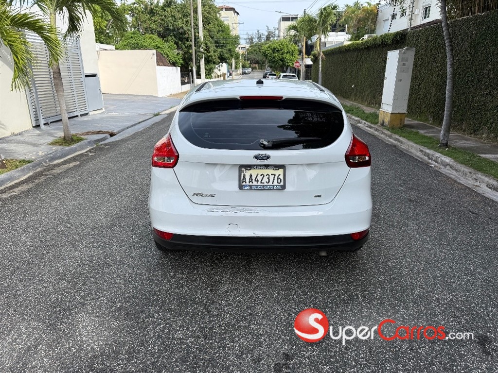2018 Ford Focus SES — foto 3 / 10
