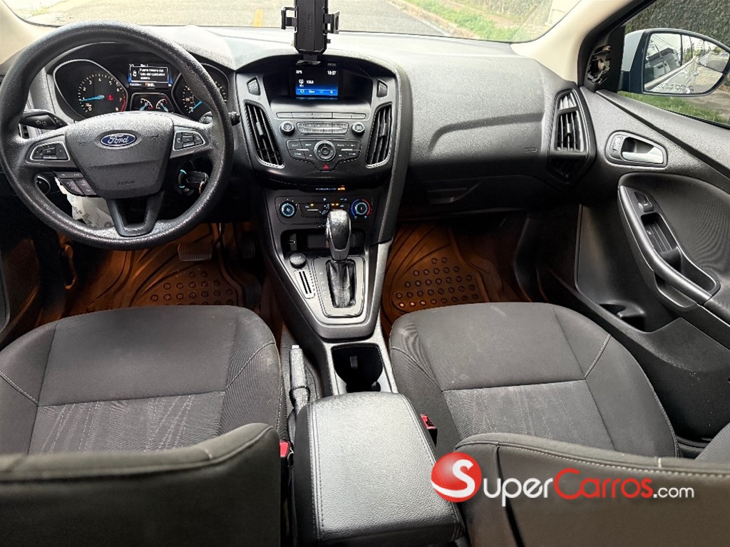 2018 Ford Focus SES — foto 10 / 10