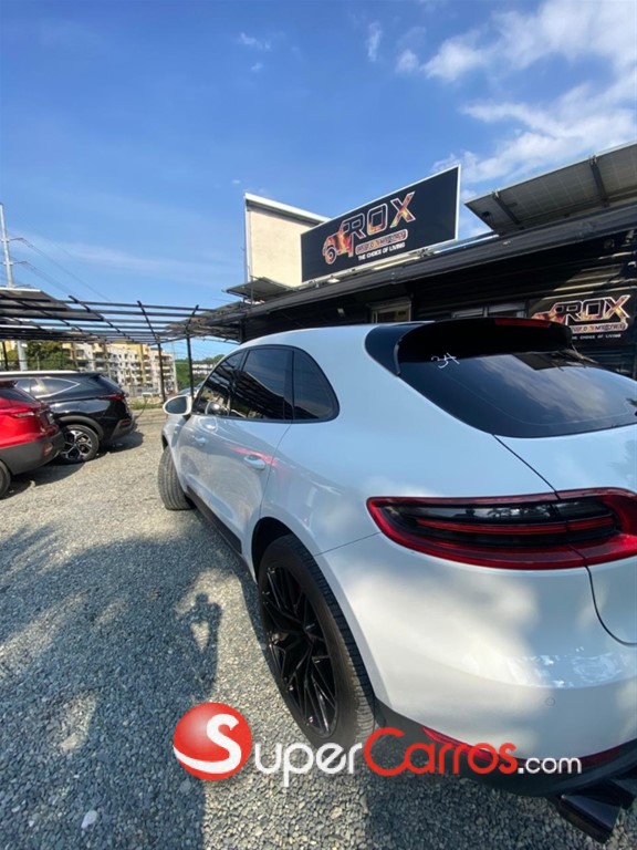 2017 Porsche Macan — foto 7 / 12