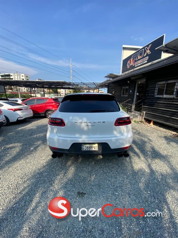2017 Porsche Macan — foto 8 / 12