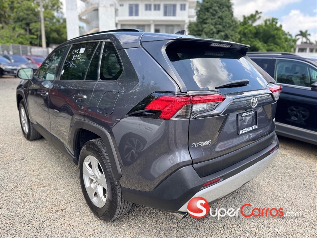 2021 Toyota RAV4 LE — foto 5 / 9