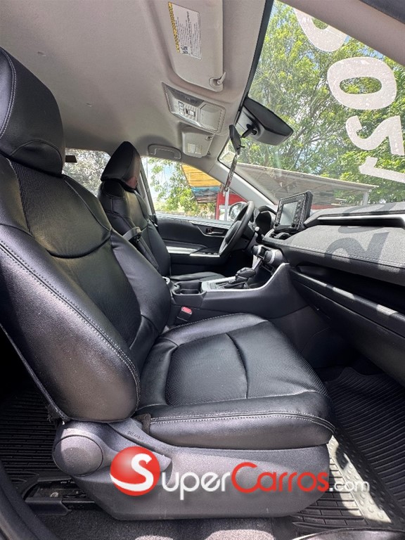 2021 Toyota RAV4 LE — foto 6 / 9