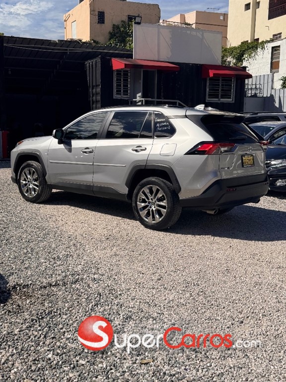2020 Toyota RAV4 XLE PLUS — foto 4 / 9
