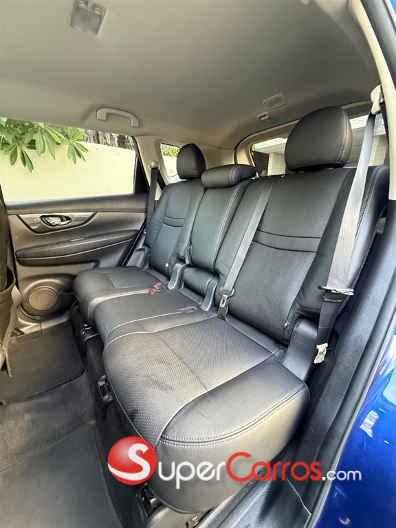 2020 Nissan Rogue — foto 8 / 12