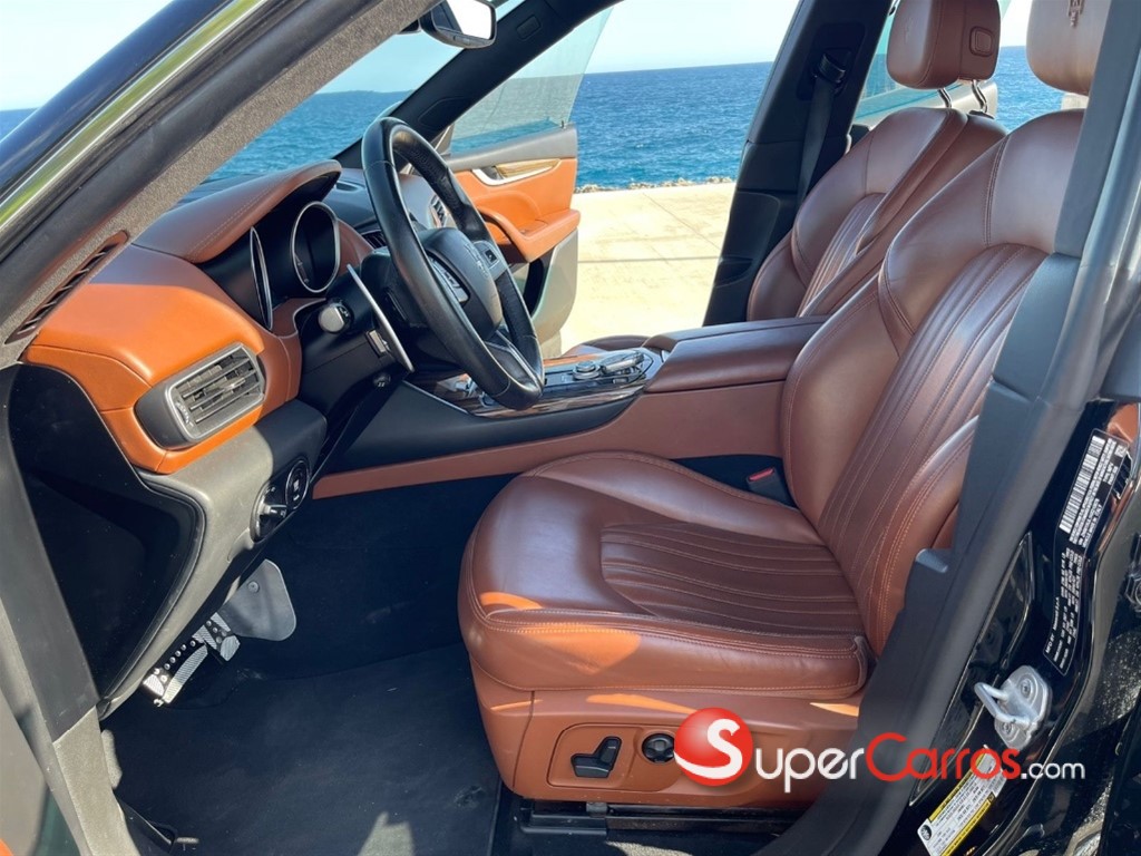 2017 Maserati Levante — foto 7 / 12