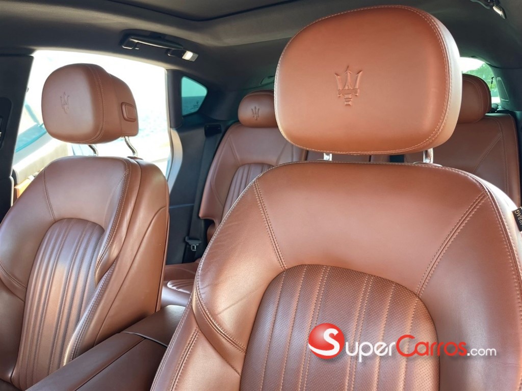 2017 Maserati Levante — foto 8 / 12