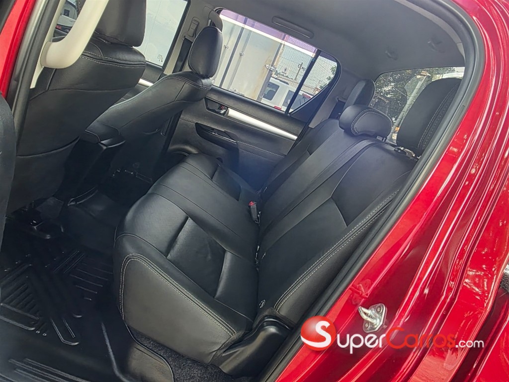2023 Toyota Hilux 2.4 — foto 8 / 12