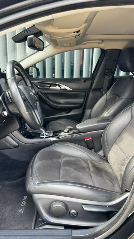 2018 Infiniti QX-30 — foto 5 / 7