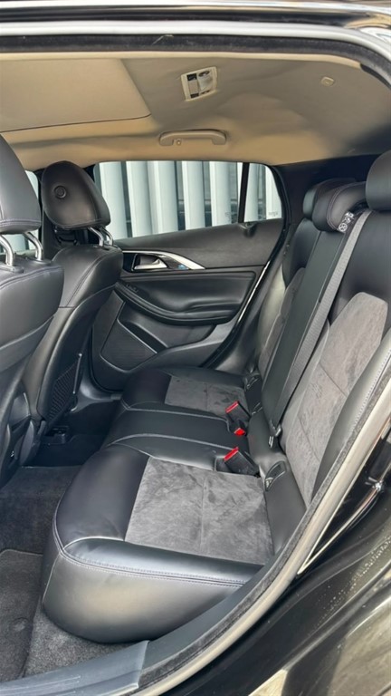 2018 Infiniti QX-30 — foto 6 / 7