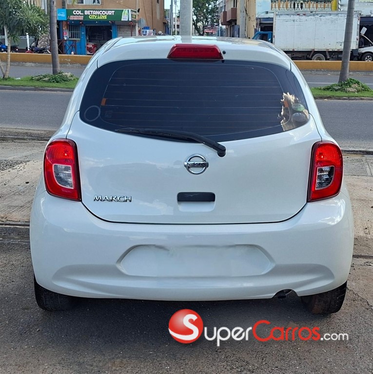 2018 Nissan March — foto 3 / 9