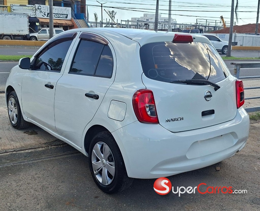 2018 Nissan March — foto 6 / 9
