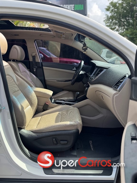 2016 Hyundai Tucson LIMITED — foto 9 / 10