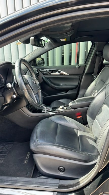 2019 Infiniti QX-30 — foto 5 / 7
