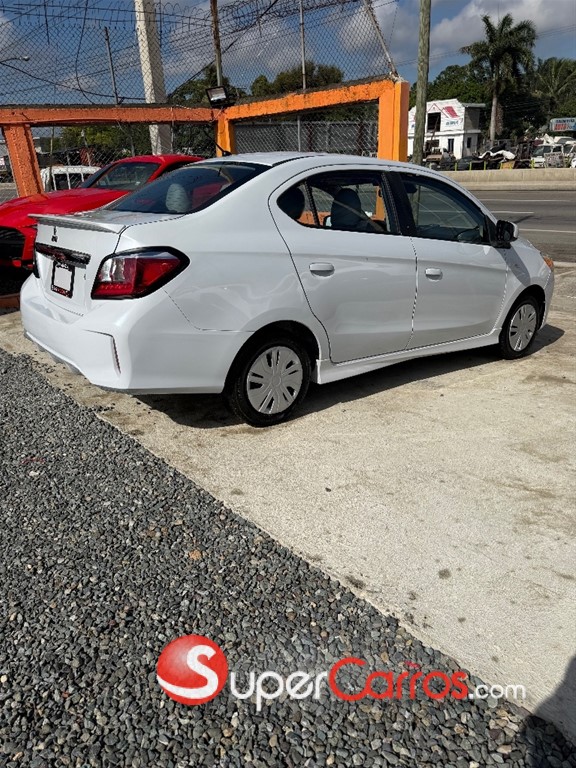2020 Mitsubishi Motors Mirage G4 SE — foto 5 / 9