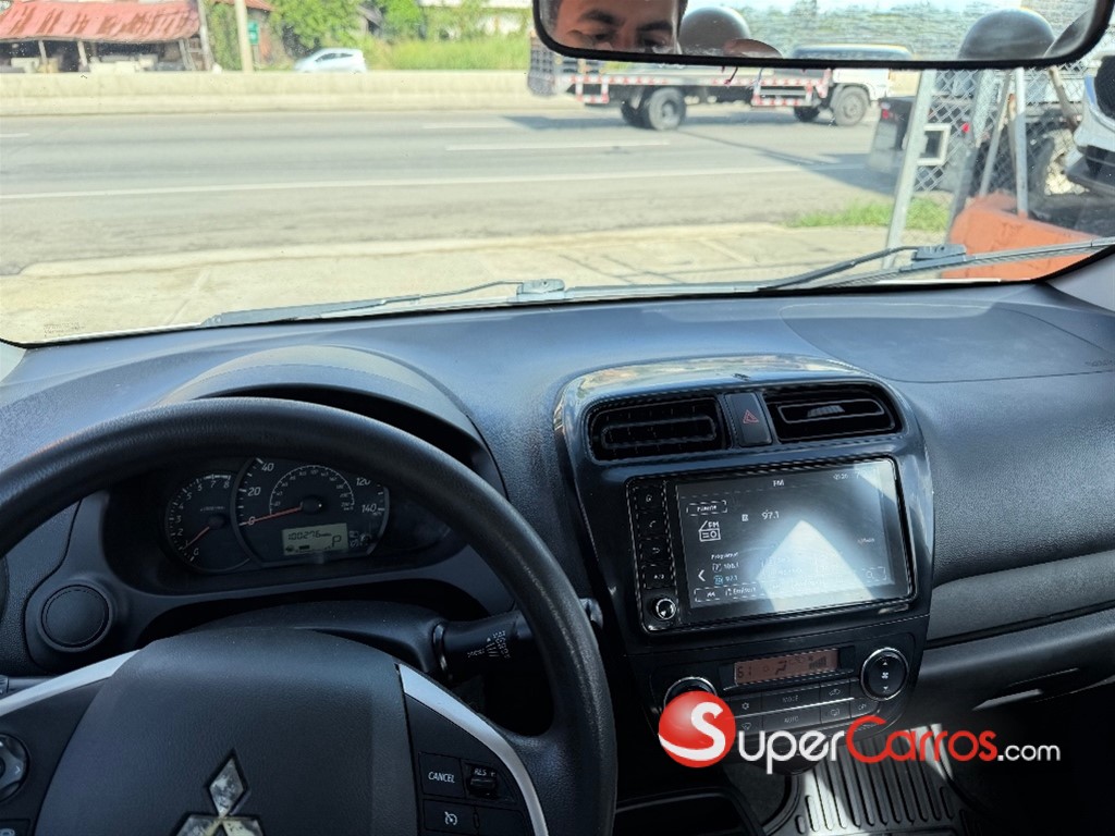 2020 Mitsubishi Motors Mirage G4 SE — foto 8 / 9