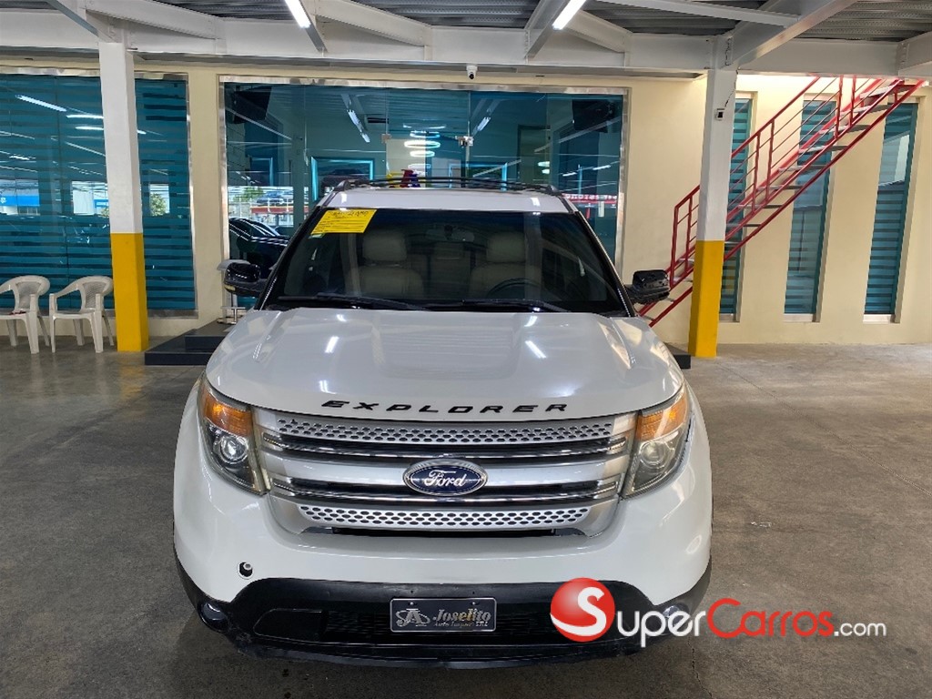 2011 Ford Explorer XLT — foto 8 / 12