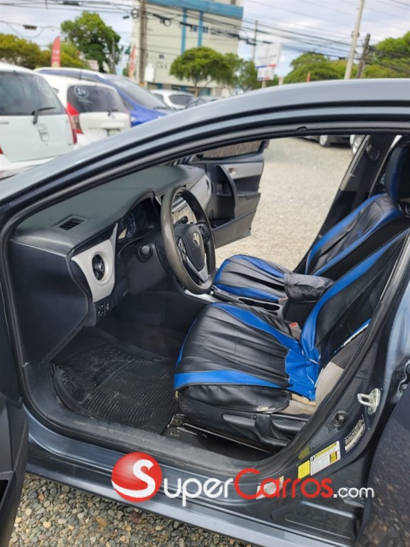 2017 Toyota Corolla — foto 8 / 9