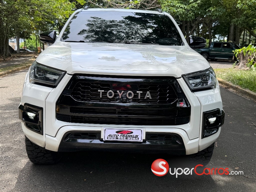 2022 Toyota Hilux GR Sport — foto 2 / 10