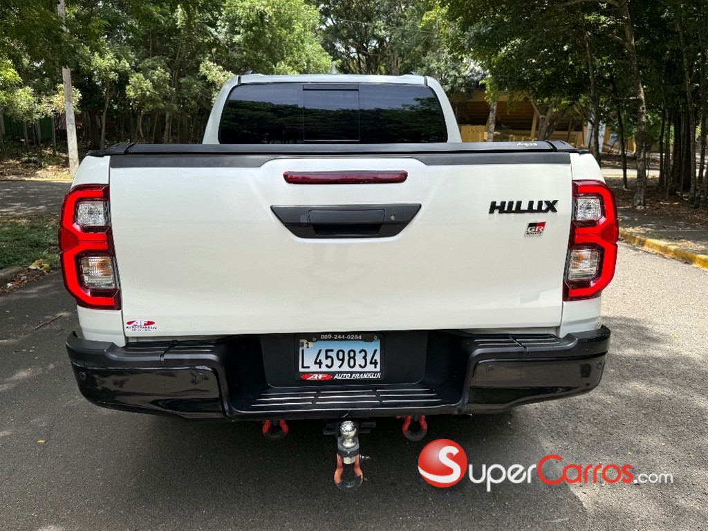 2022 Toyota Hilux GR Sport — foto 4 / 10