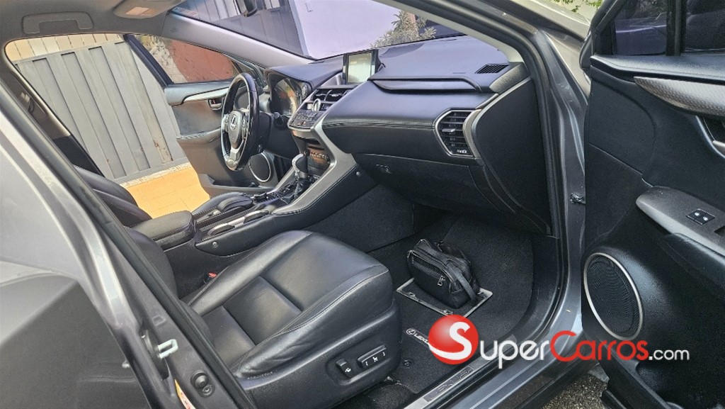 2016 Lexus NX 200T — foto 11 / 12