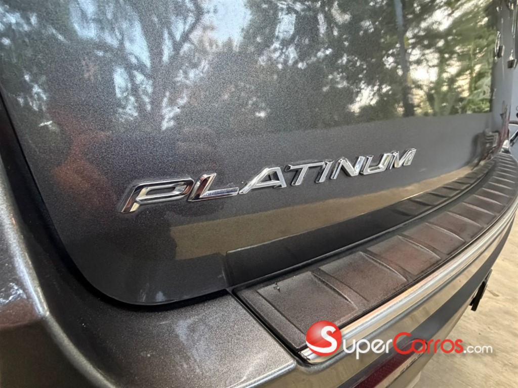2020 Ford Explorer Platinum — foto 2 / 10