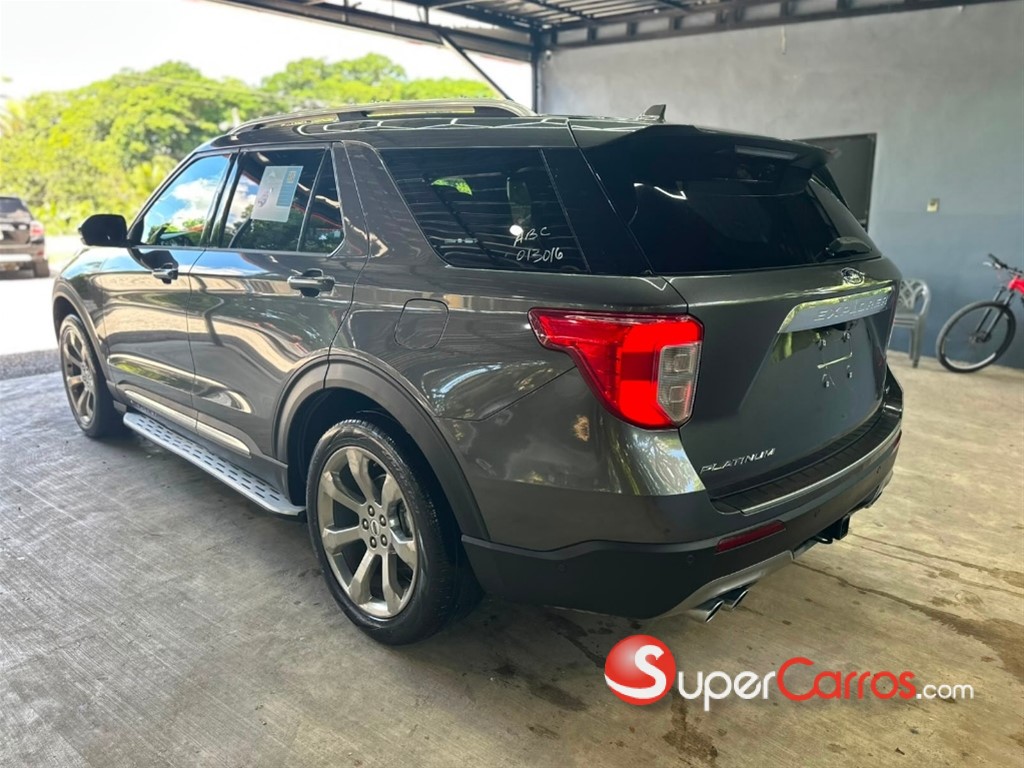 2020 Ford Explorer Platinum — foto 9 / 10