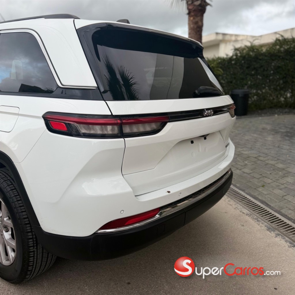 2022 Jeep Grand Cherokee Limited — foto 4 / 8