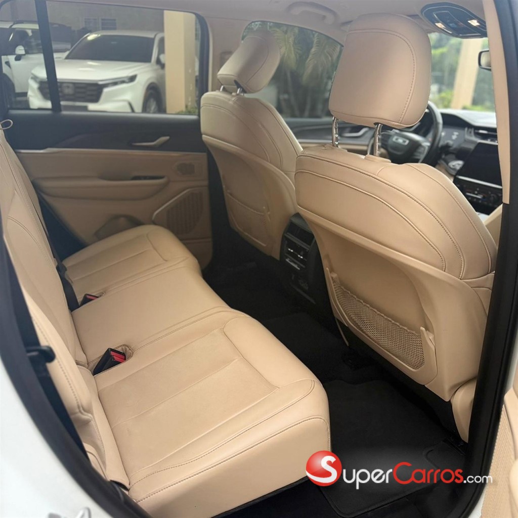 2022 Jeep Grand Cherokee Limited — foto 6 / 8