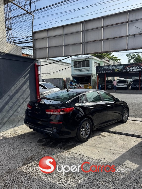 2020 Kia Optima LX — foto 4 / 10