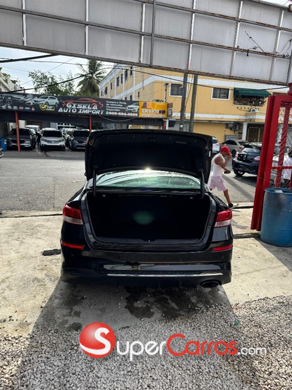 2020 Kia Optima LX — foto 6 / 10
