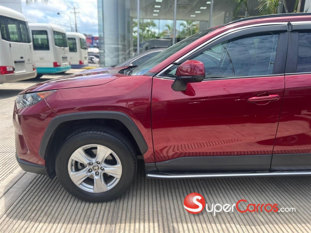 2021 Toyota RAV4 LE — foto 3 / 12