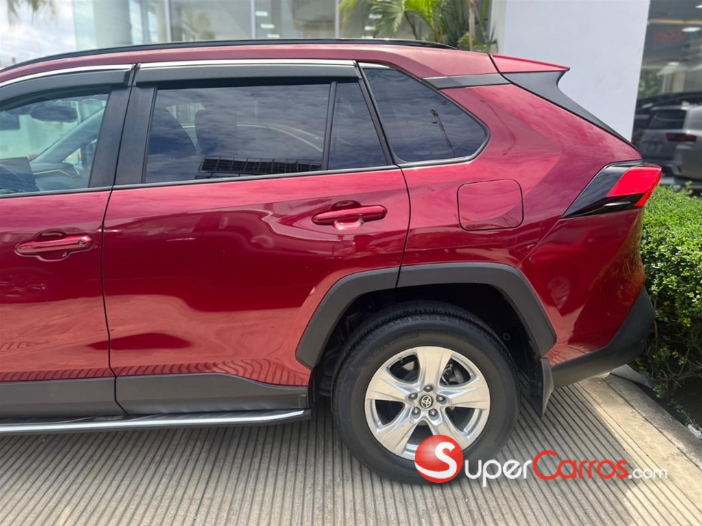 2021 Toyota RAV4 LE — foto 4 / 12