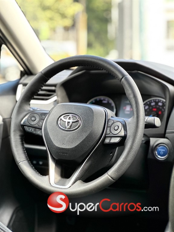 2022 Toyota RAV4 XLE Hybrid — foto 10 / 12