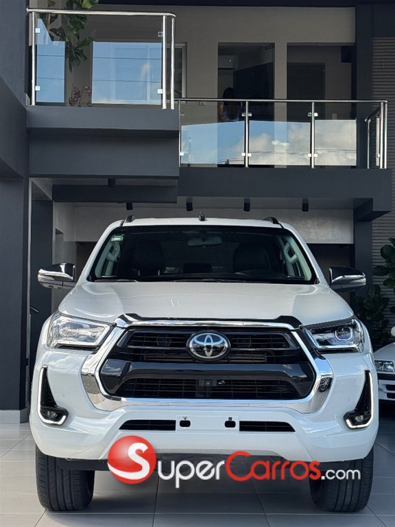 2025 Toyota Hilux SRV — foto 2 / 10