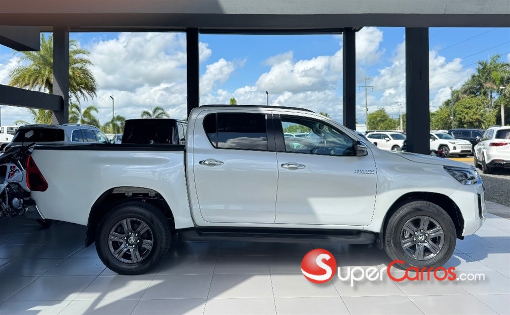 2025 Toyota Hilux SRV — foto 3 / 10
