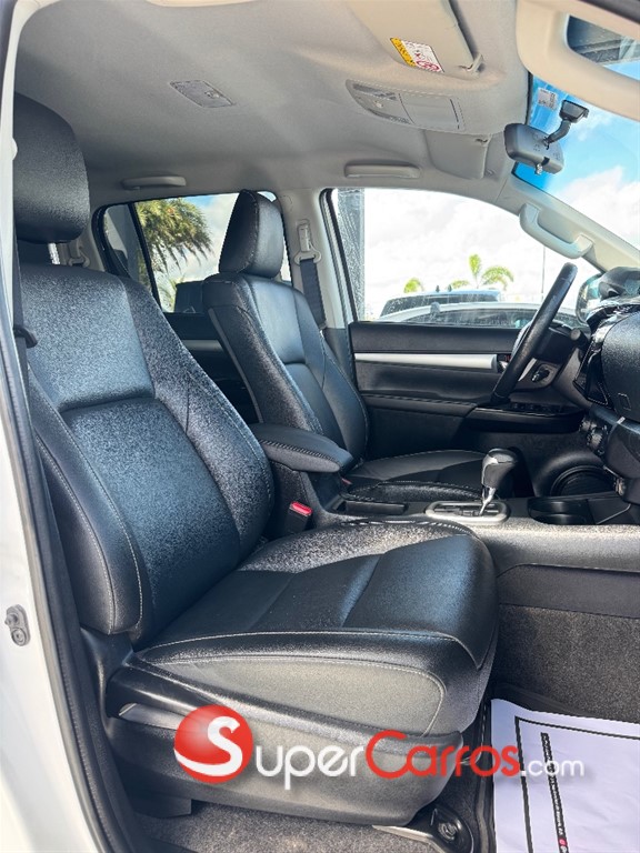 2025 Toyota Hilux SRV — foto 5 / 10