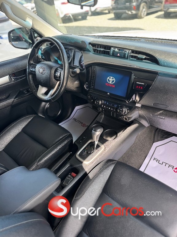 2025 Toyota Hilux SRV — foto 6 / 10