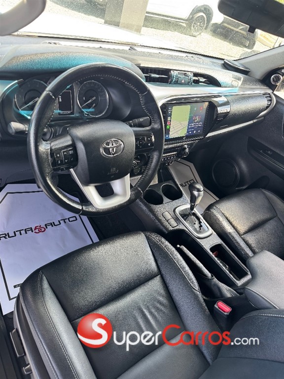 2025 Toyota Hilux SRV — foto 9 / 10